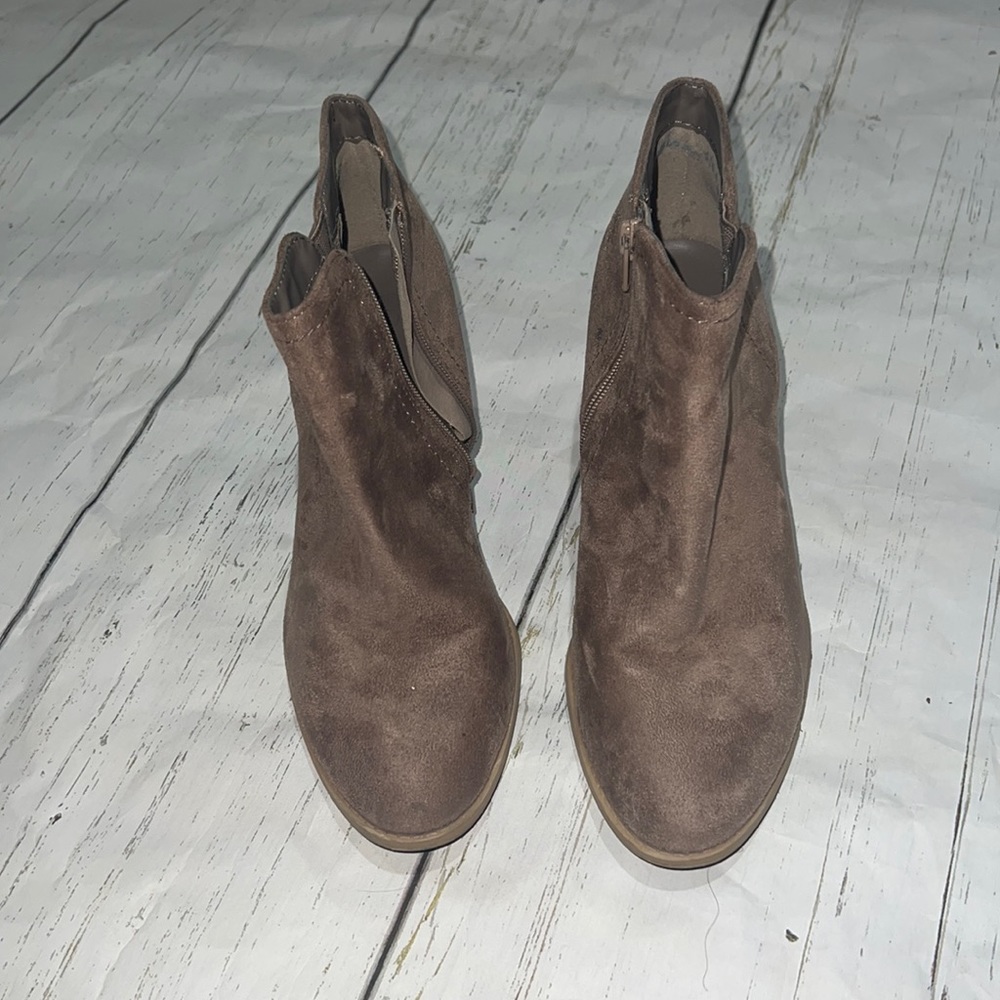 Coconuts by Matisse tan booties